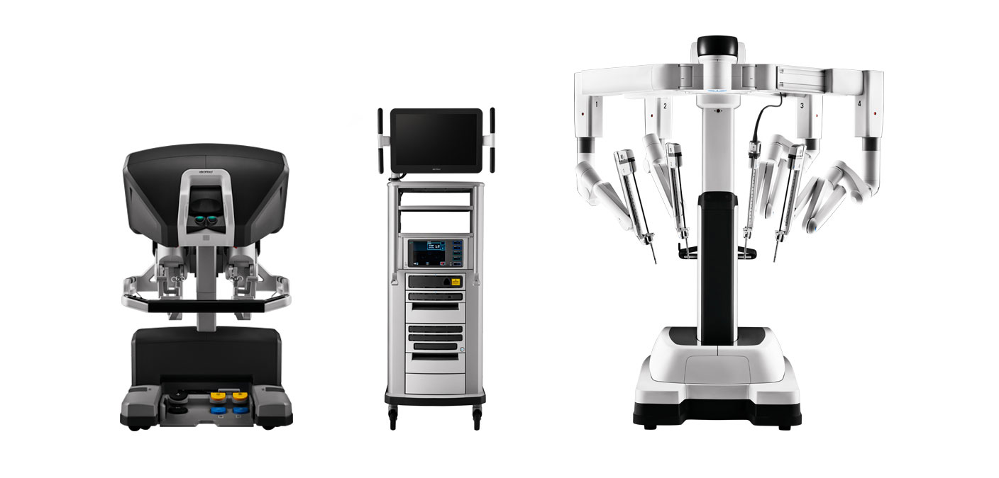da-vinci-surgical-system-patient-cart-surgeon-console-vision-tower-lineup.jpg